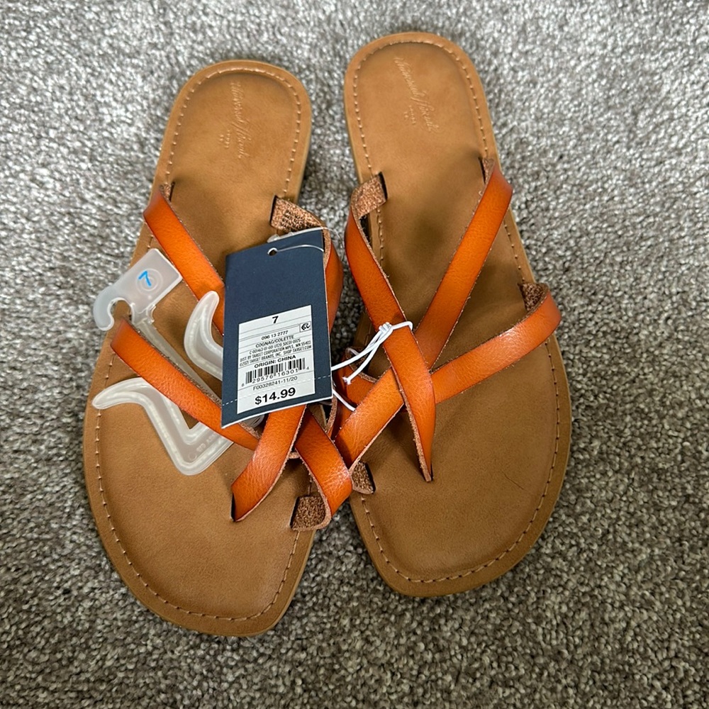 Universal thred sandals